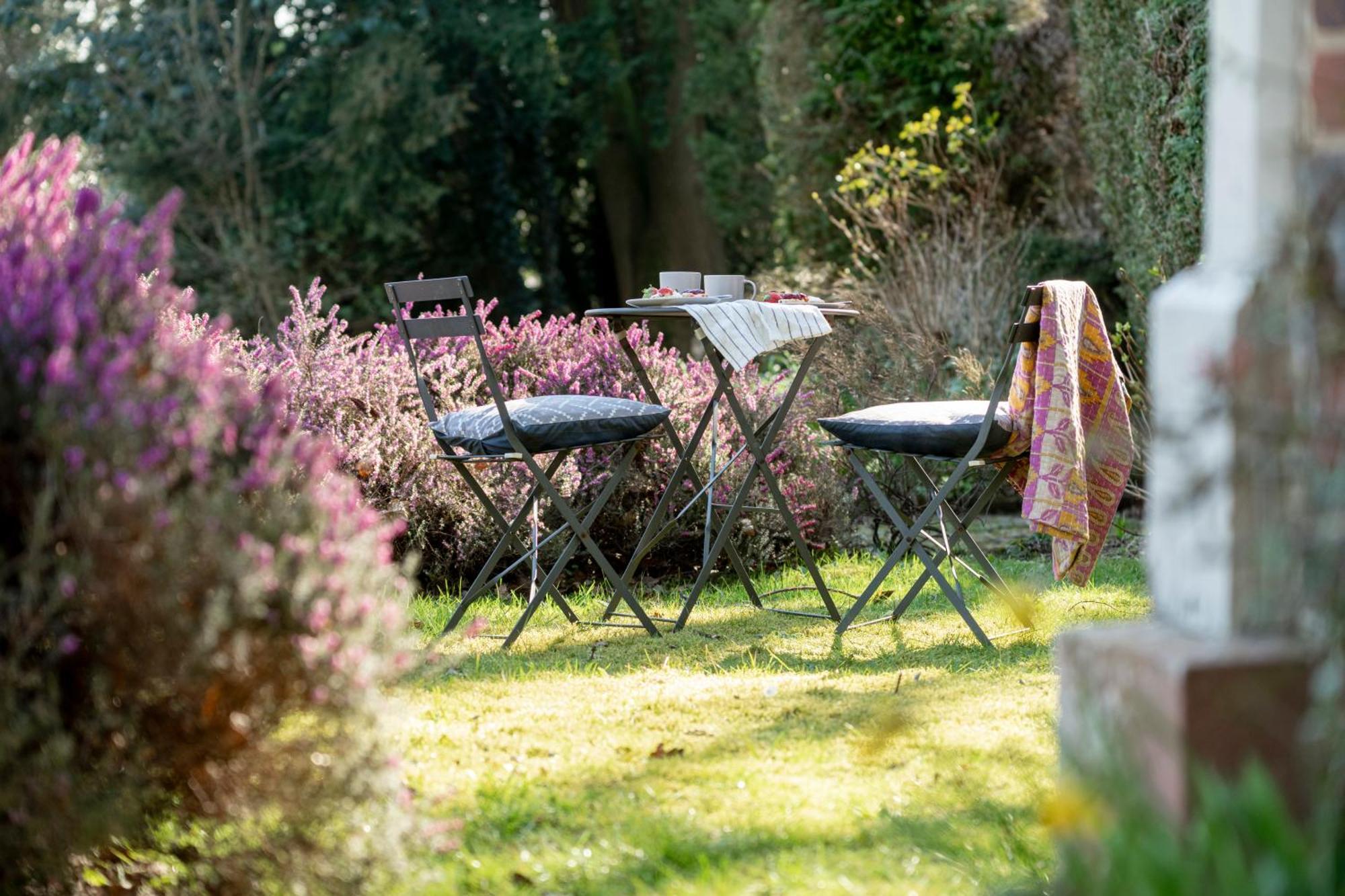 Old Mill Lodge By Huluki Sussex Stays Hurstpierpoint Exterior foto