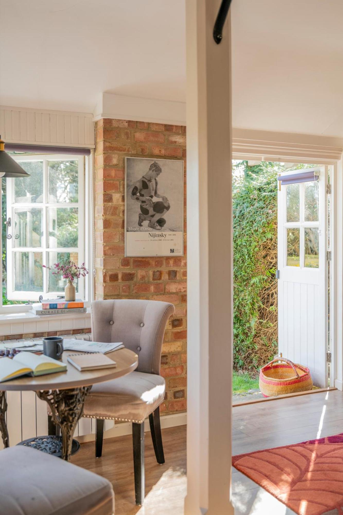 Old Mill Lodge By Huluki Sussex Stays Hurstpierpoint Exterior foto