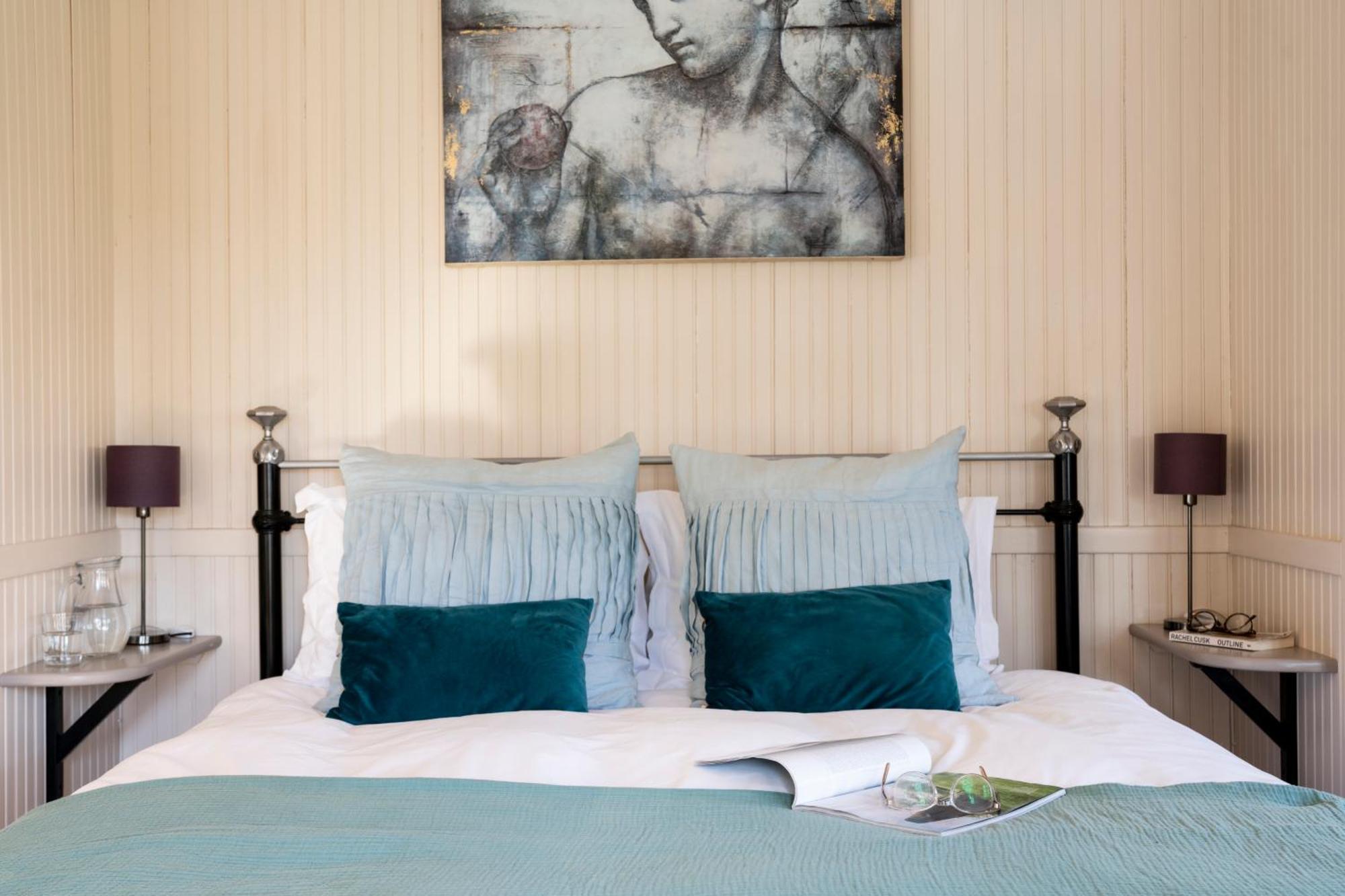 Old Mill Lodge By Huluki Sussex Stays Hurstpierpoint Exterior foto